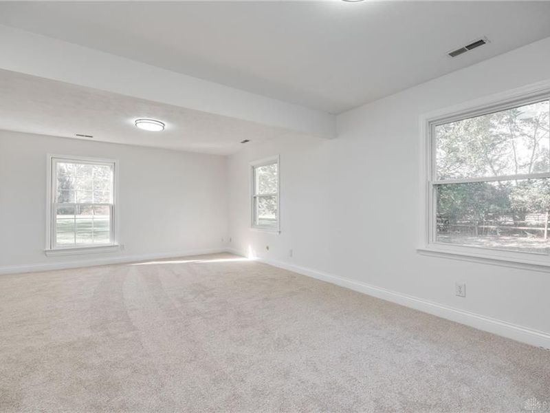 9550 Paragon Road, Dayton, OH 45458 Photo 32