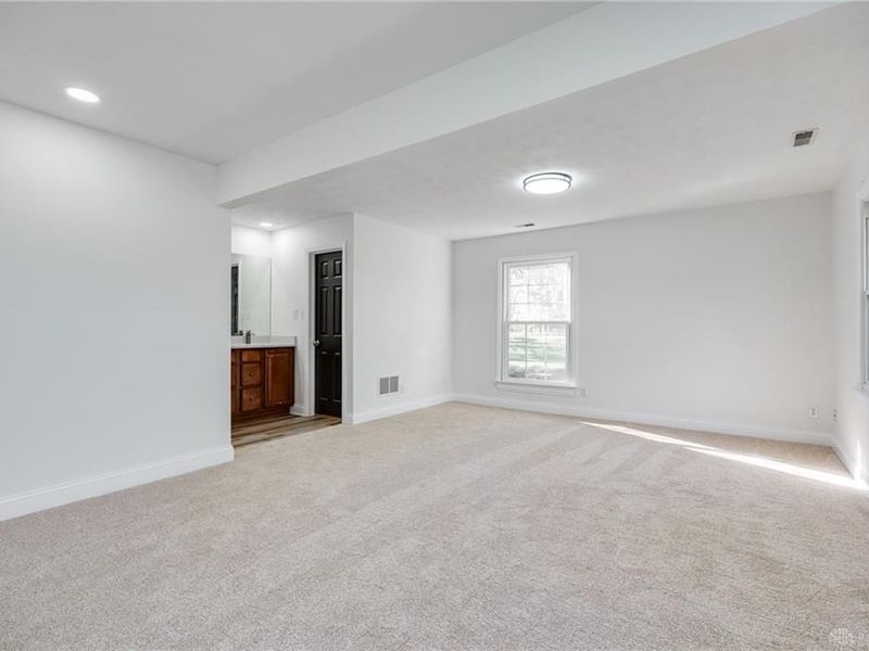 9550 Paragon Road, Dayton, OH 45458 Photo 7