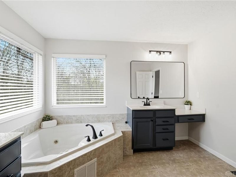 7259 Maple Leaf Court, Liberty Township, OH 45044 Photo 29