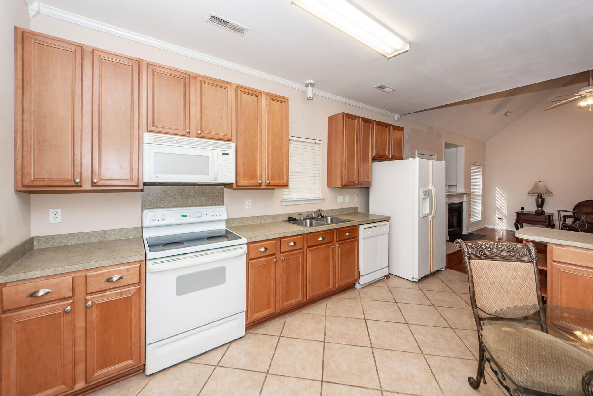 8340 Berringer Photo 11