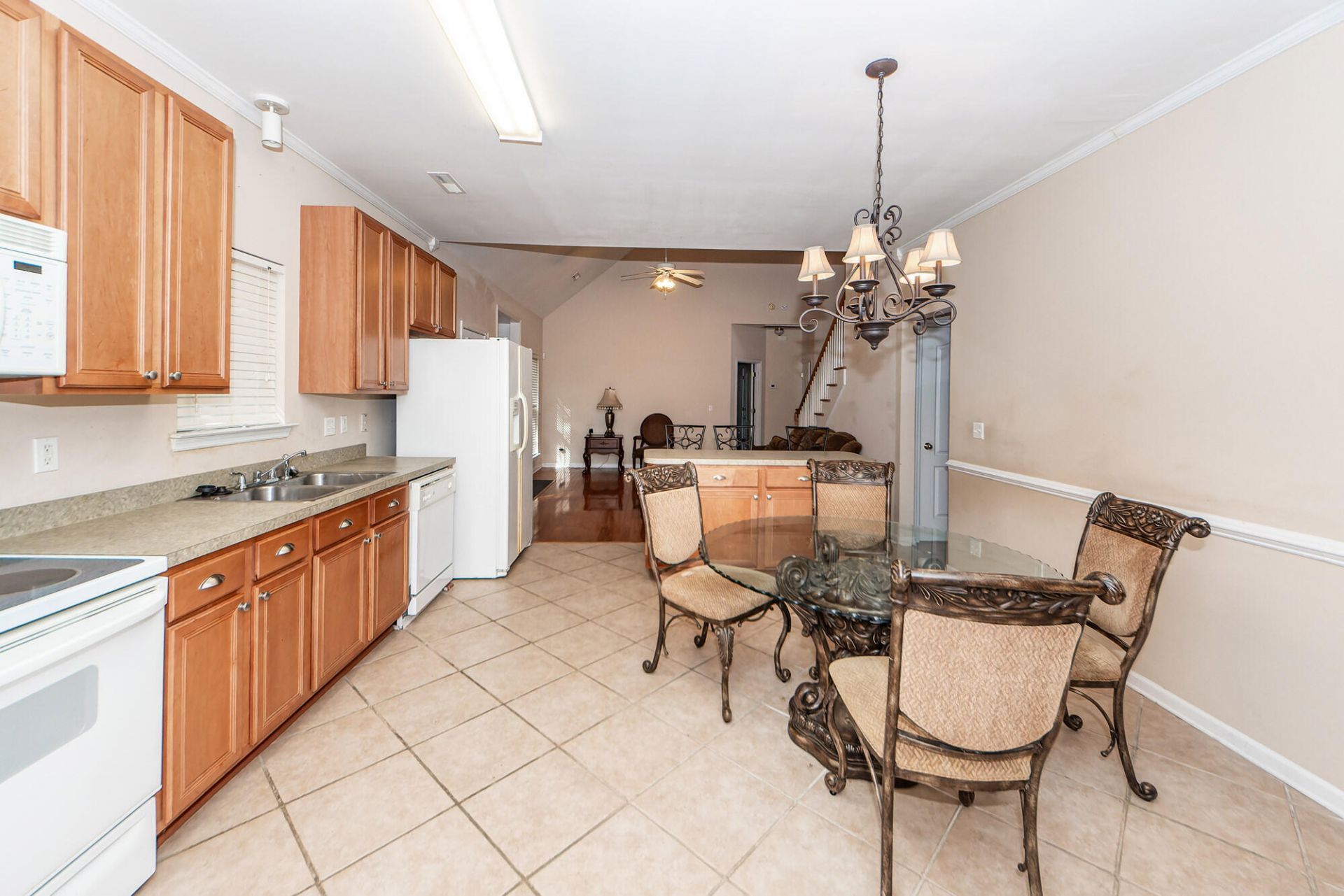 8340 Berringer Photo 12