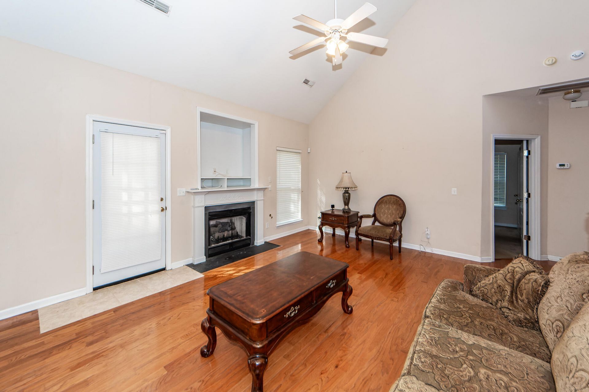 8340 Berringer Photo 16