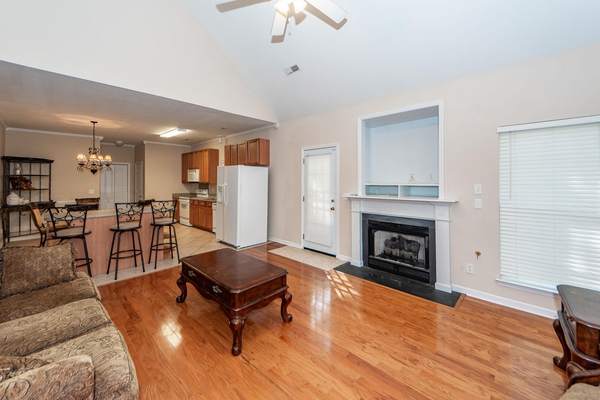 8340 Berringer Photo 21