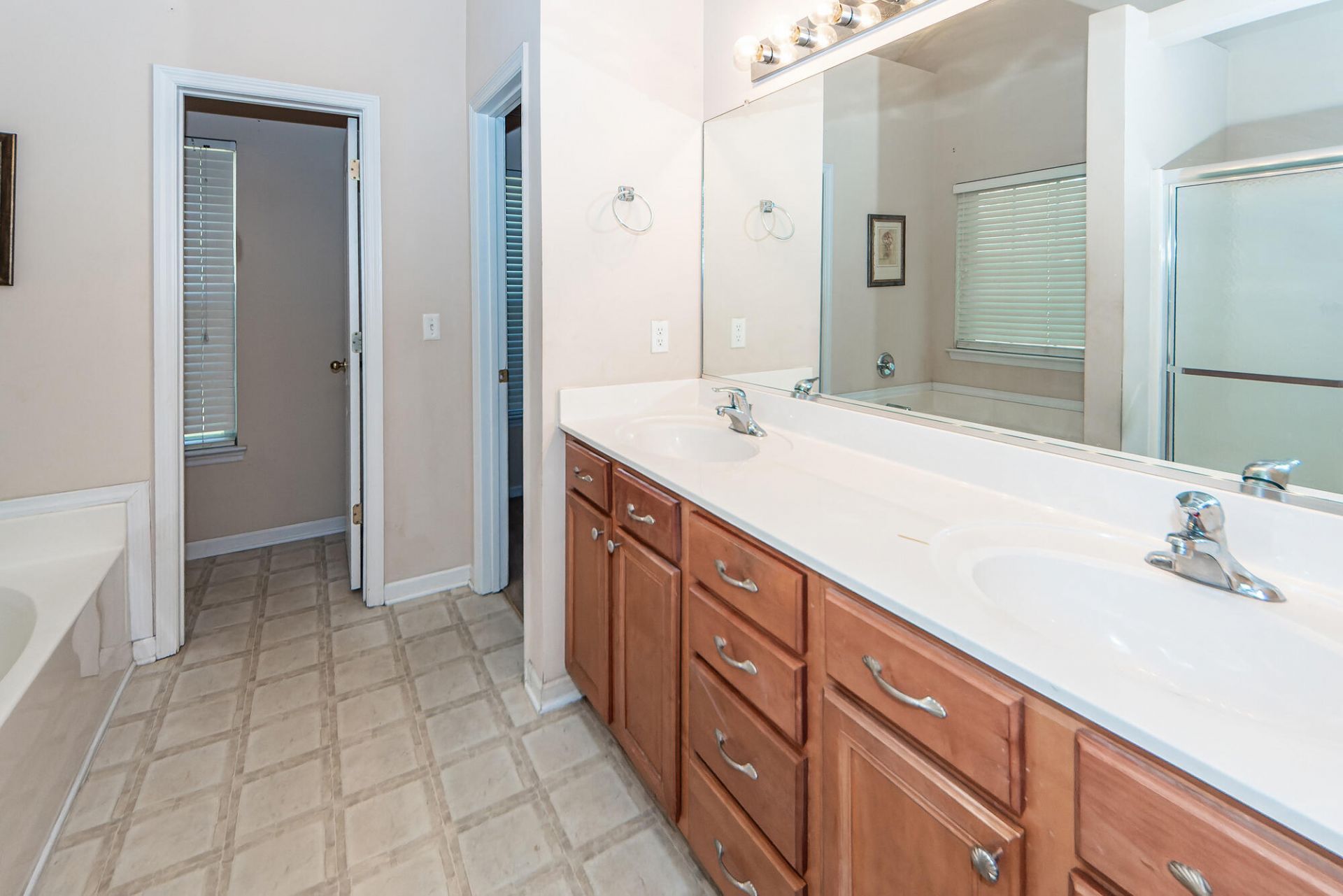 8340 Berringer Photo 25