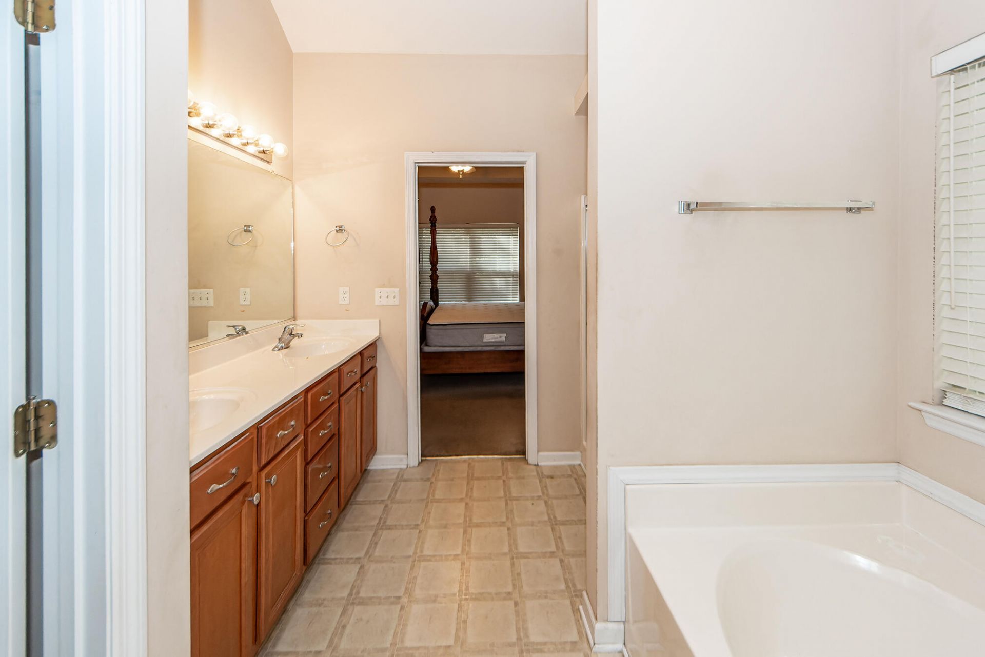 8340 Berringer Photo 27