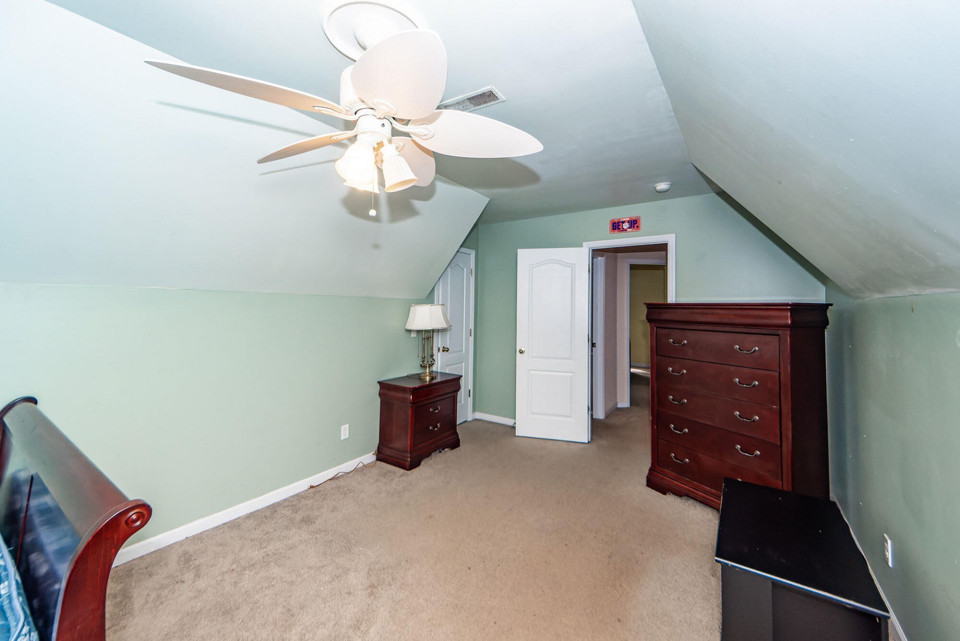 8340 Berringer Photo 32