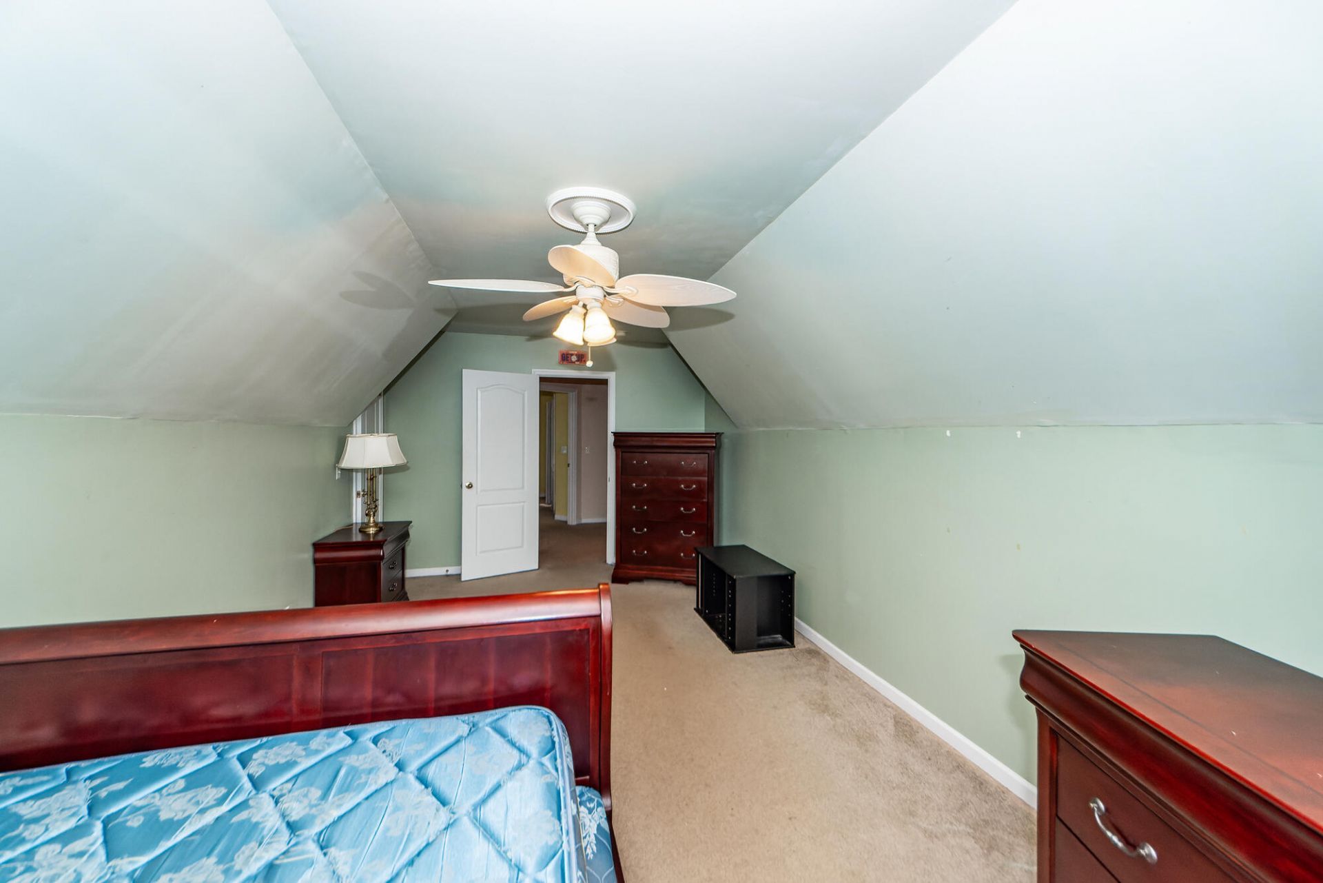 8340 Berringer Photo 33