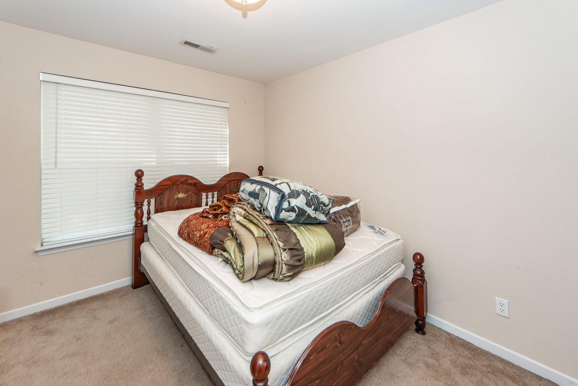 8340 Berringer Photo 39