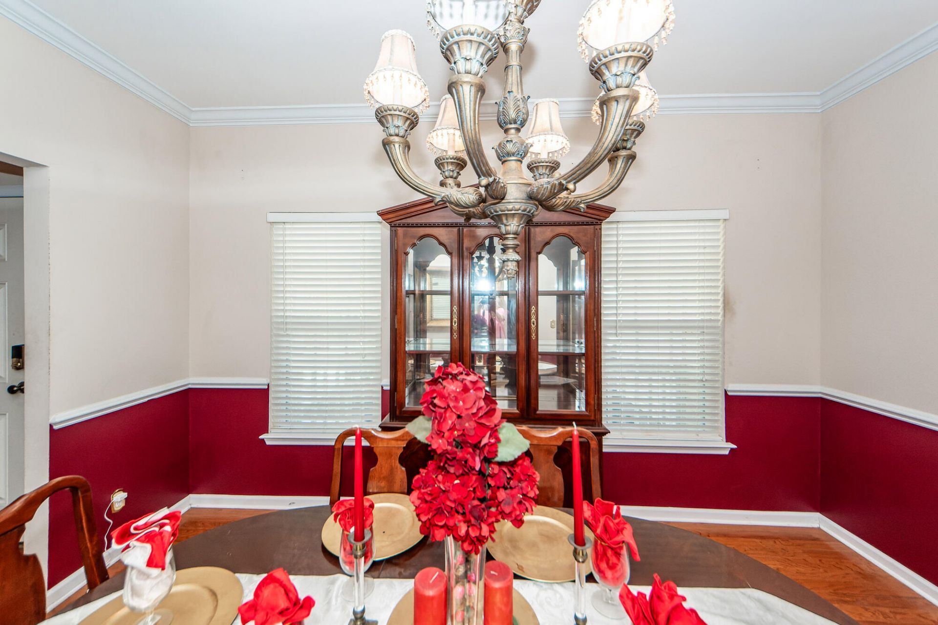 8340 Berringer Photo 4