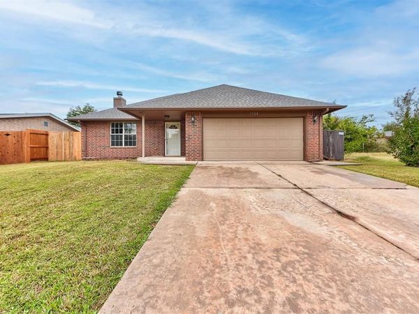1528 Tudor Drive, Moore, OK 73160