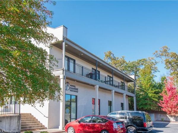 2131 Crossover Road, Unit 203, Fayetteville, AR 72703