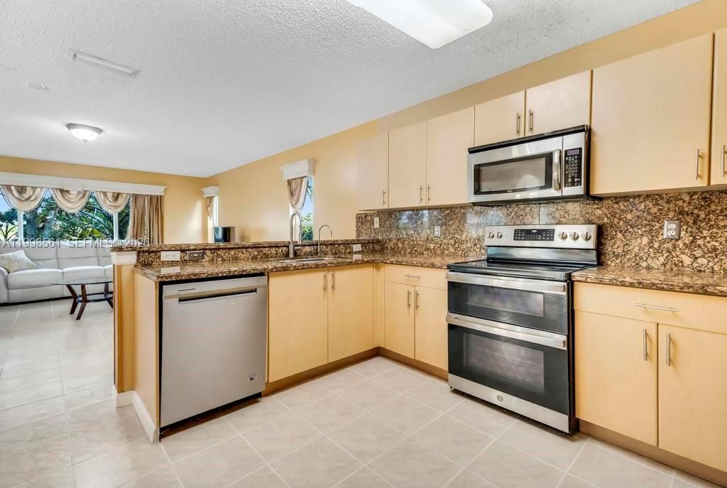 1941 SW 148th Way, Miramar, FL 33027 Photo