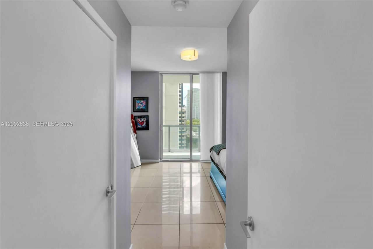 79 SW 12th St, Unit 1605, Miami, FL 33130 Photo