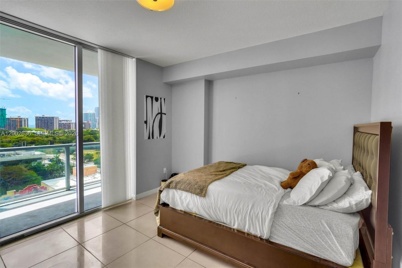 79 SW 12th St, Unit 1605, Miami, FL 33130 Photo