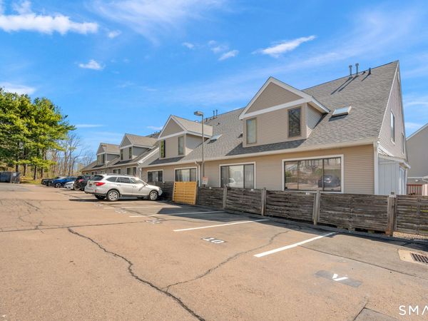 1690 Dixwell, Unit C8, Hamden, CT 06514