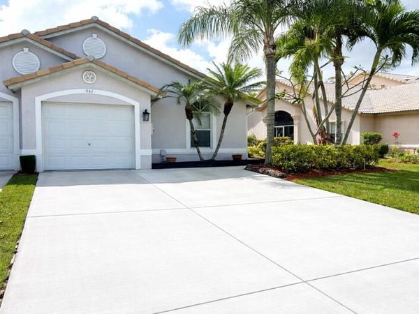 10614 Lake Shore Drive, Wellington, FL 33414