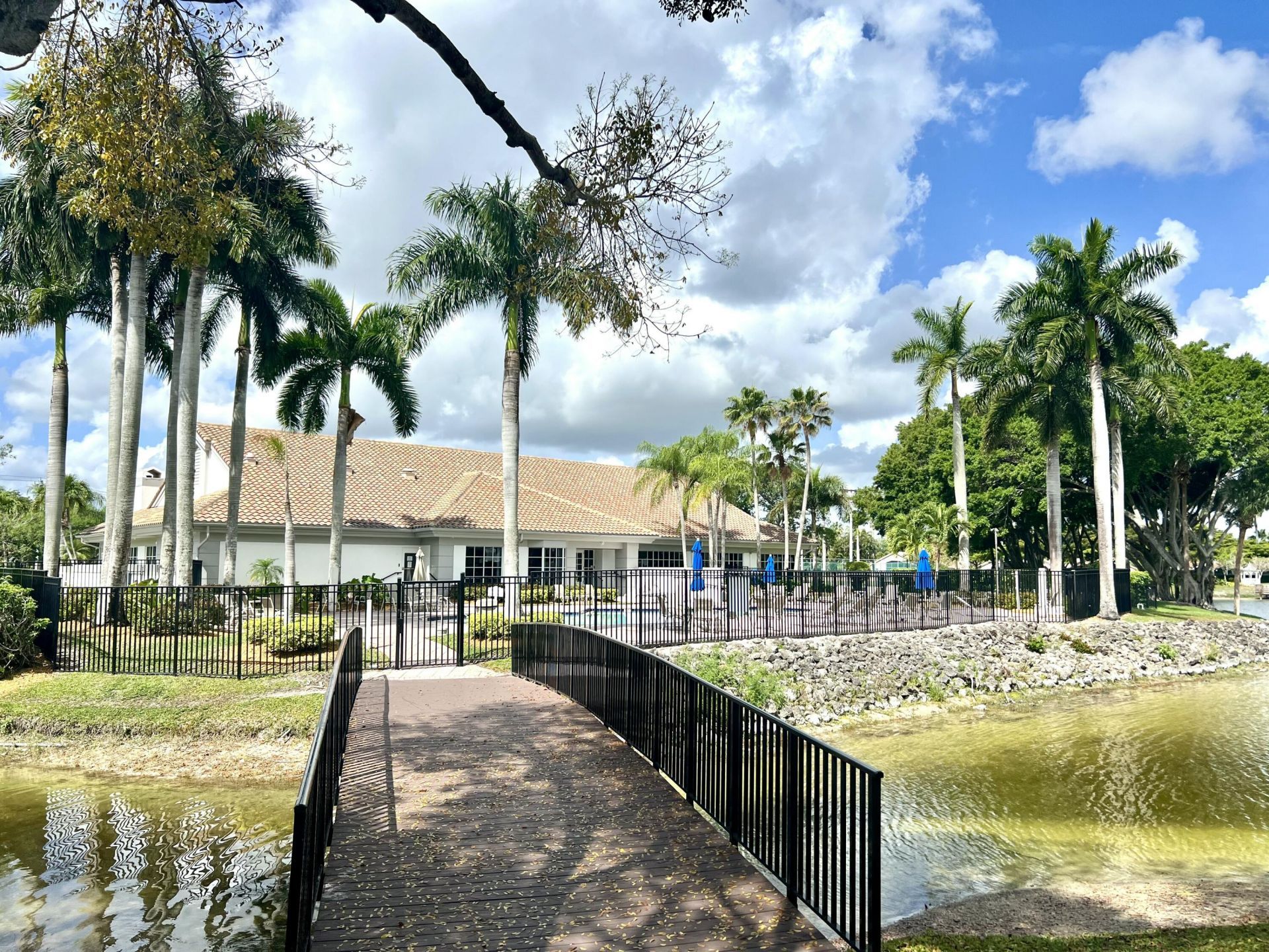 10614 Lake Shore Drive, Wellington, FL 33414 Photo