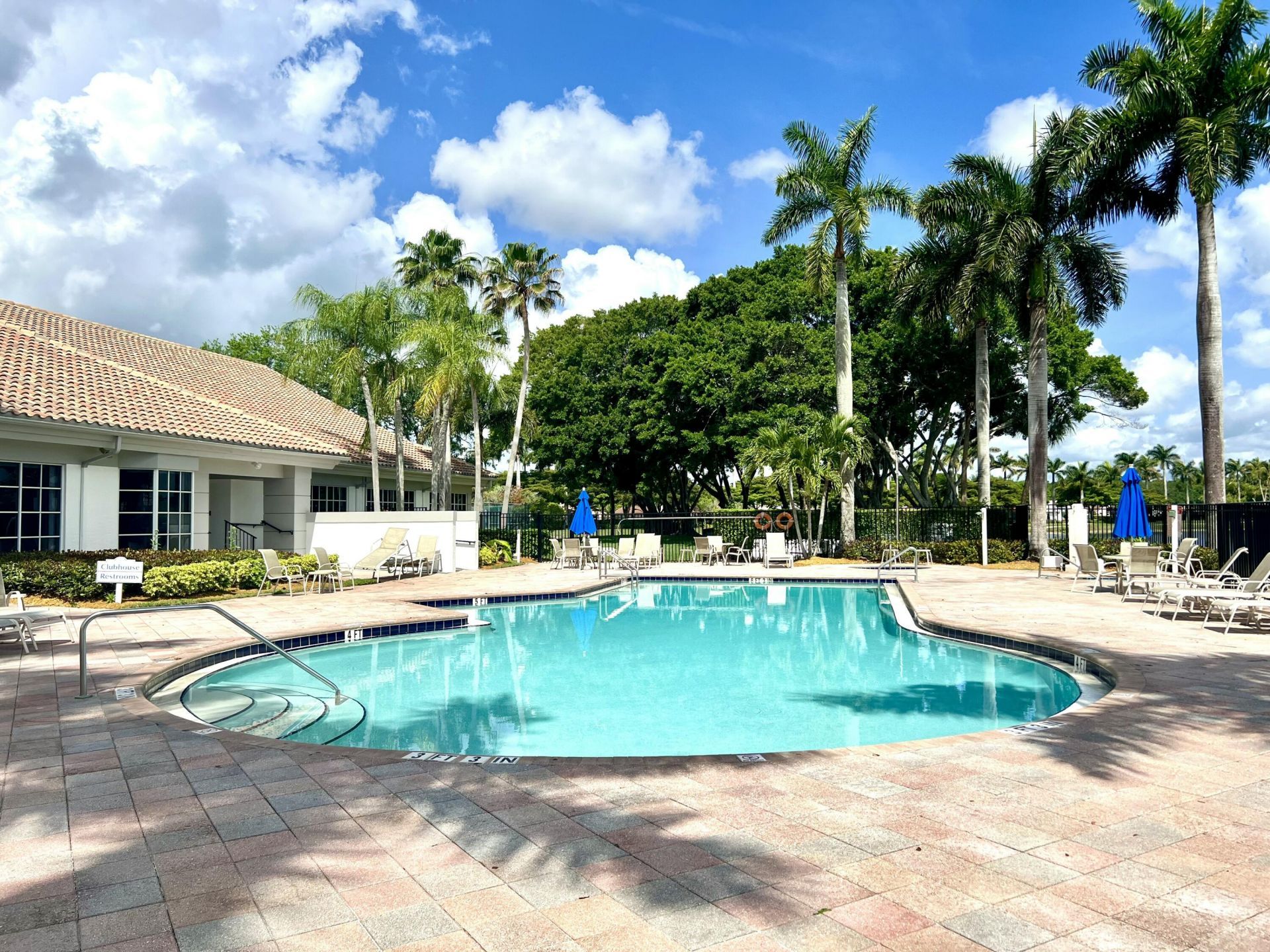 10614 Lake Shore Drive, Wellington, FL 33414 Photo