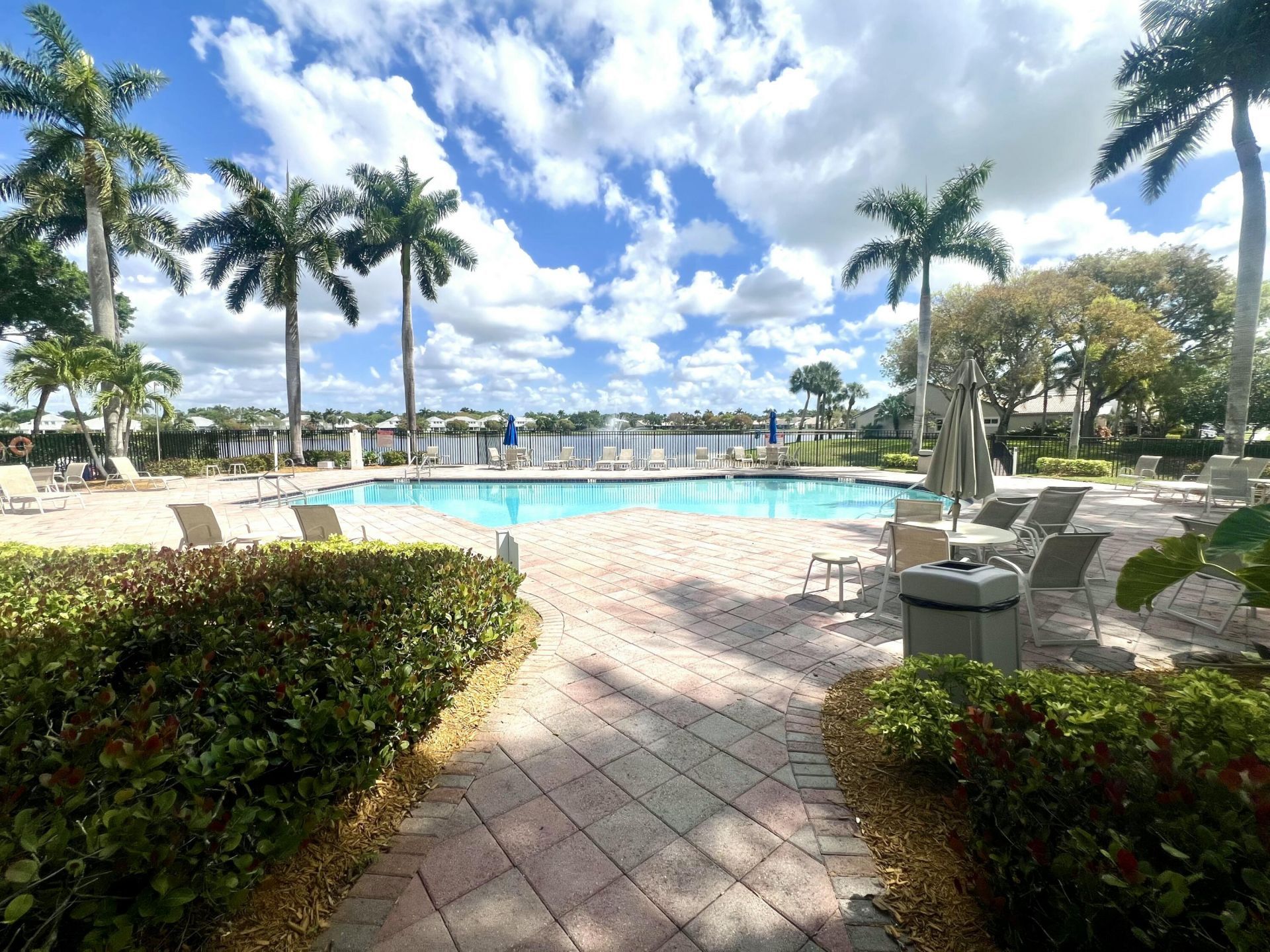 10614 Lake Shore Drive, Wellington, FL 33414 Photo