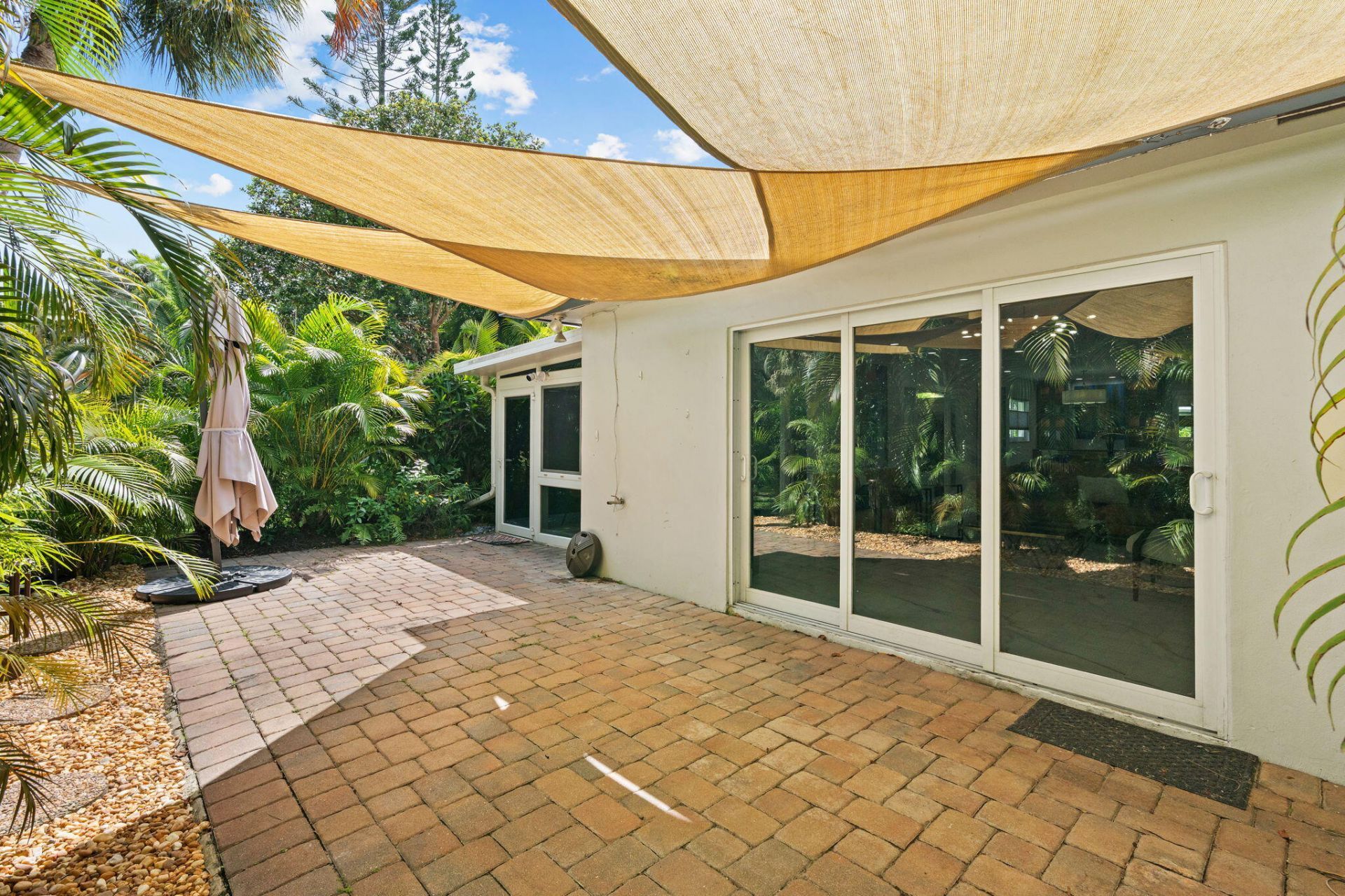 1114 W Cypress Drive, Unit V-8, Pompano Beach, FL 33069 Photo