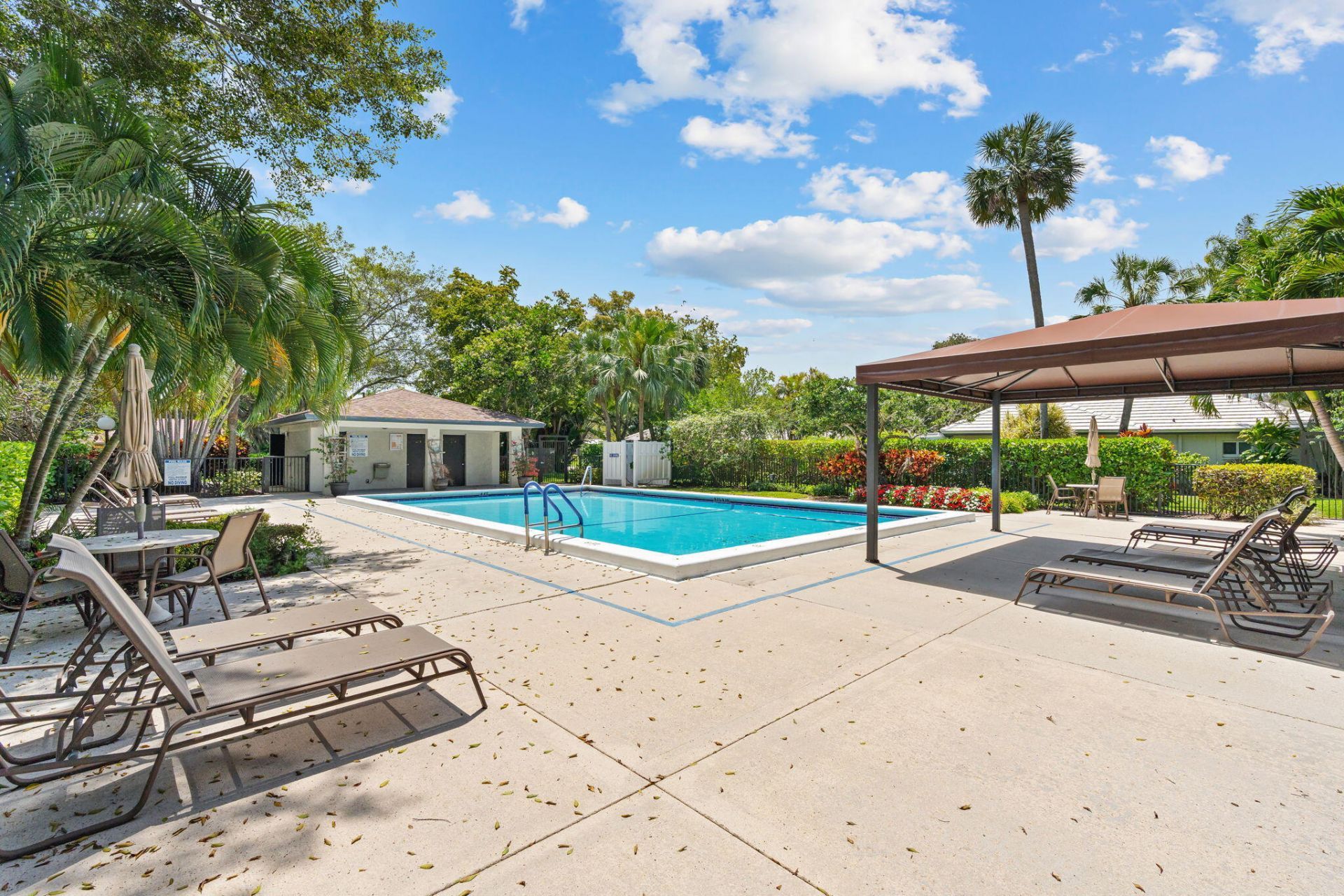 1114 W Cypress Drive, Unit V-8, Pompano Beach, FL 33069 Photo