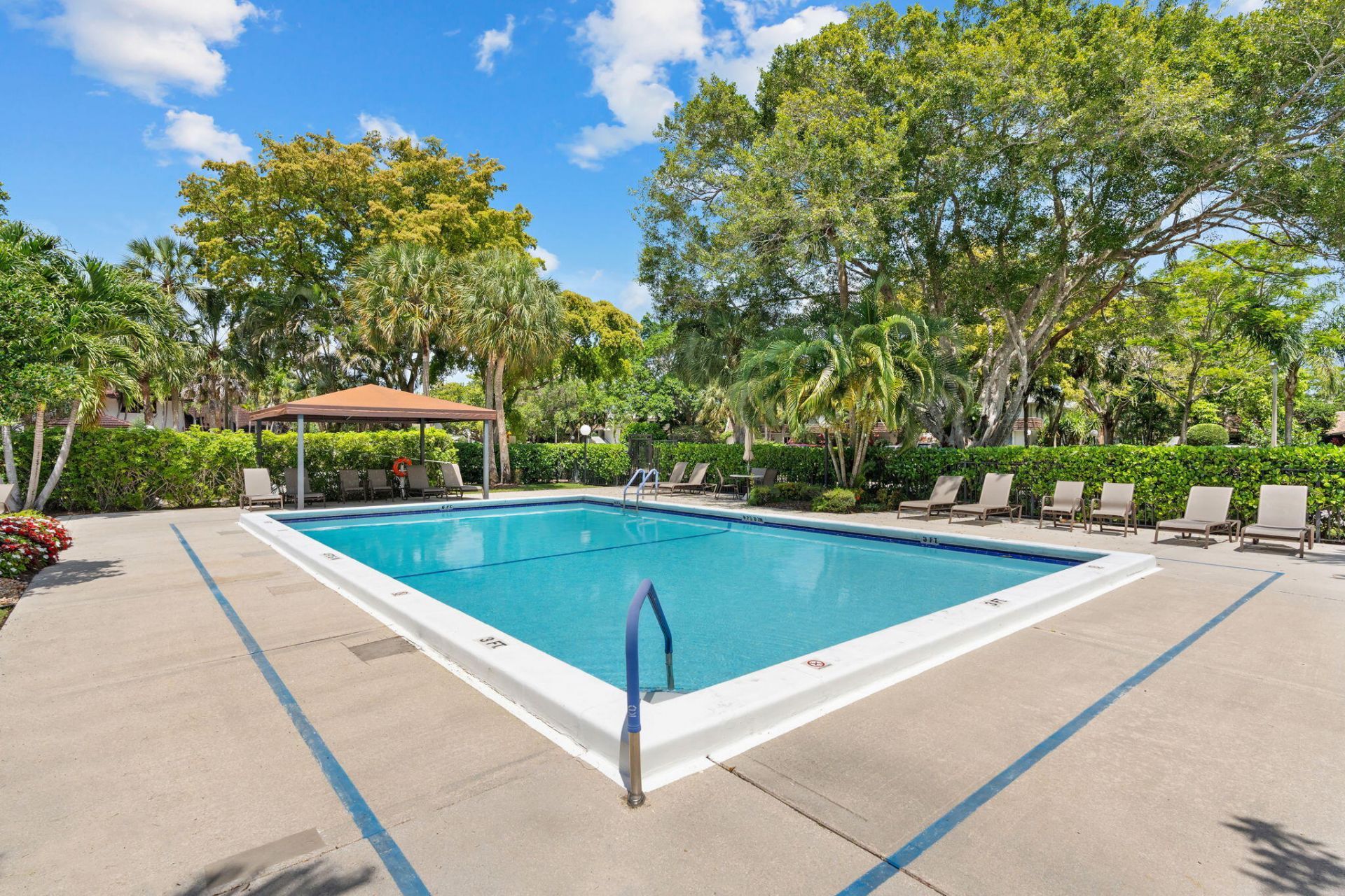 1114 W Cypress Drive, Unit V-8, Pompano Beach, FL 33069 Photo