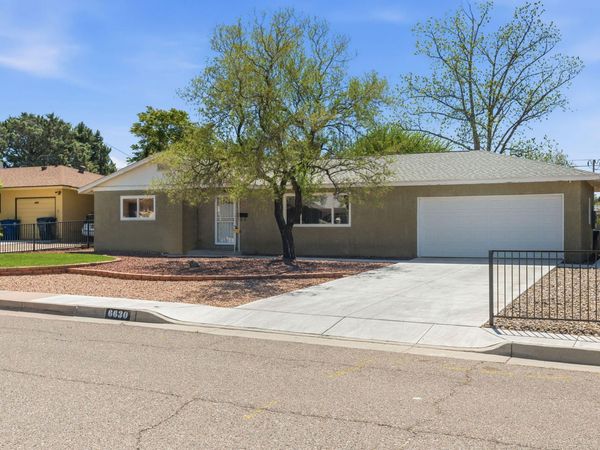 6630 Mossman Place NE, Albuquerque, NM 87110