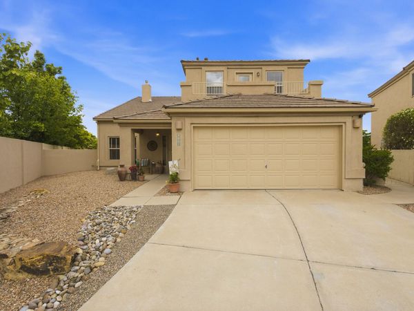 8001 Oso Feliz Drive NE, Albuquerque, NM 87122