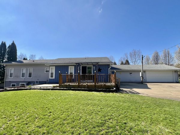833 Crauns Lane, Quincy, MI 49082