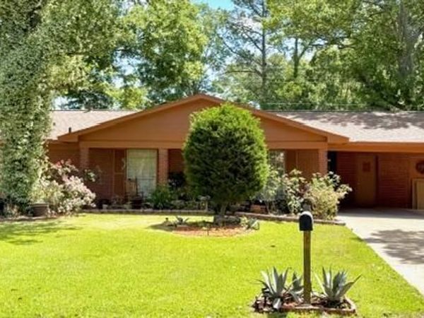 4210 Pimlico Street, Pascagoula, MS 39581