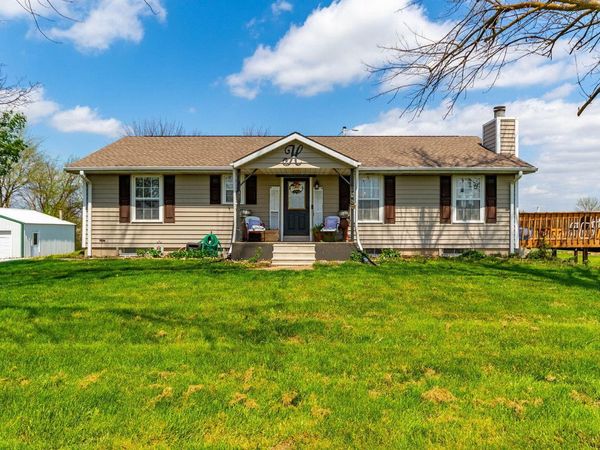 10069 Highway T, Centralia, MO 65240