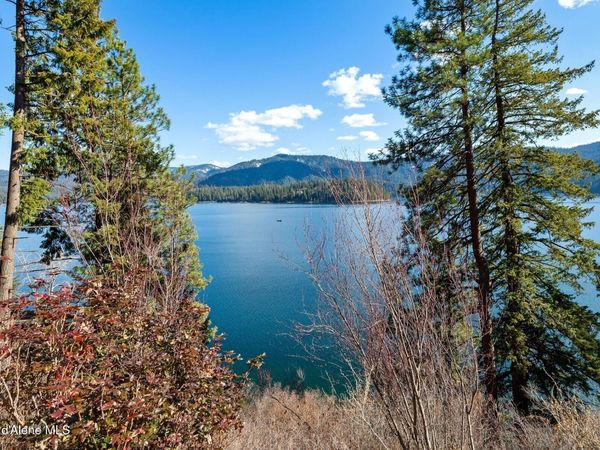 5666 E Waverly Loop, Hayden, ID 83835