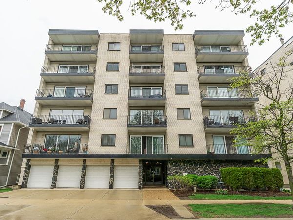 227 Elgin Avenue, Unit 3A, Forest Park, IL 60130