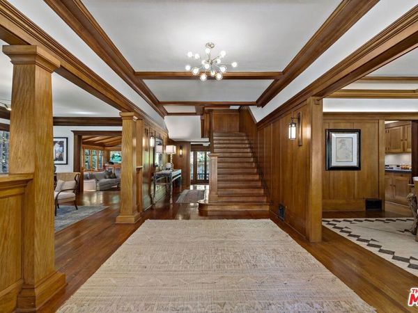 111 S Van Ness Avenue, Los Angeles, CA 90004