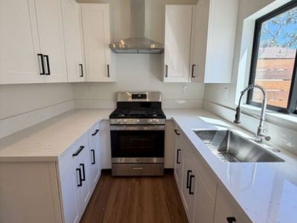 2715 W 95th Street, Inglewood, CA 90305