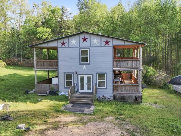 140 K B Song Ln, Linden, TN 37096