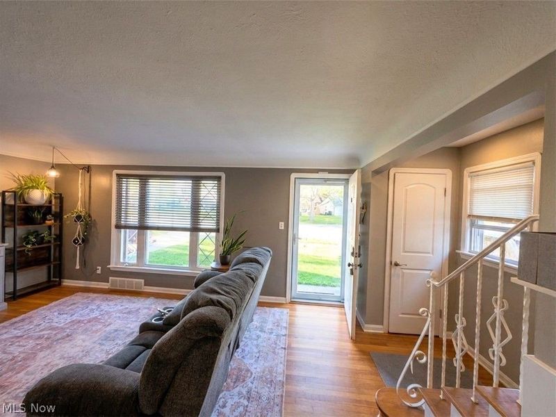 7906 Kenton Avenue, Parma, OH 44129 Photo 4