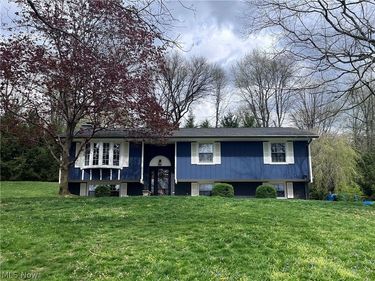 3359 Schneiders Crossing Road NW, Dover, OH 44622