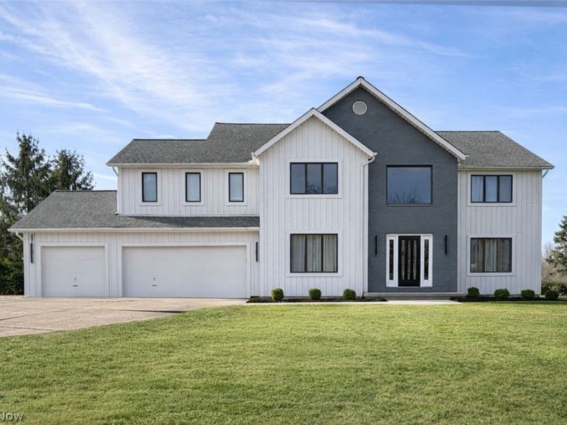 608 Dewitt Drive, Highland Heights, OH 44143 Photo 1