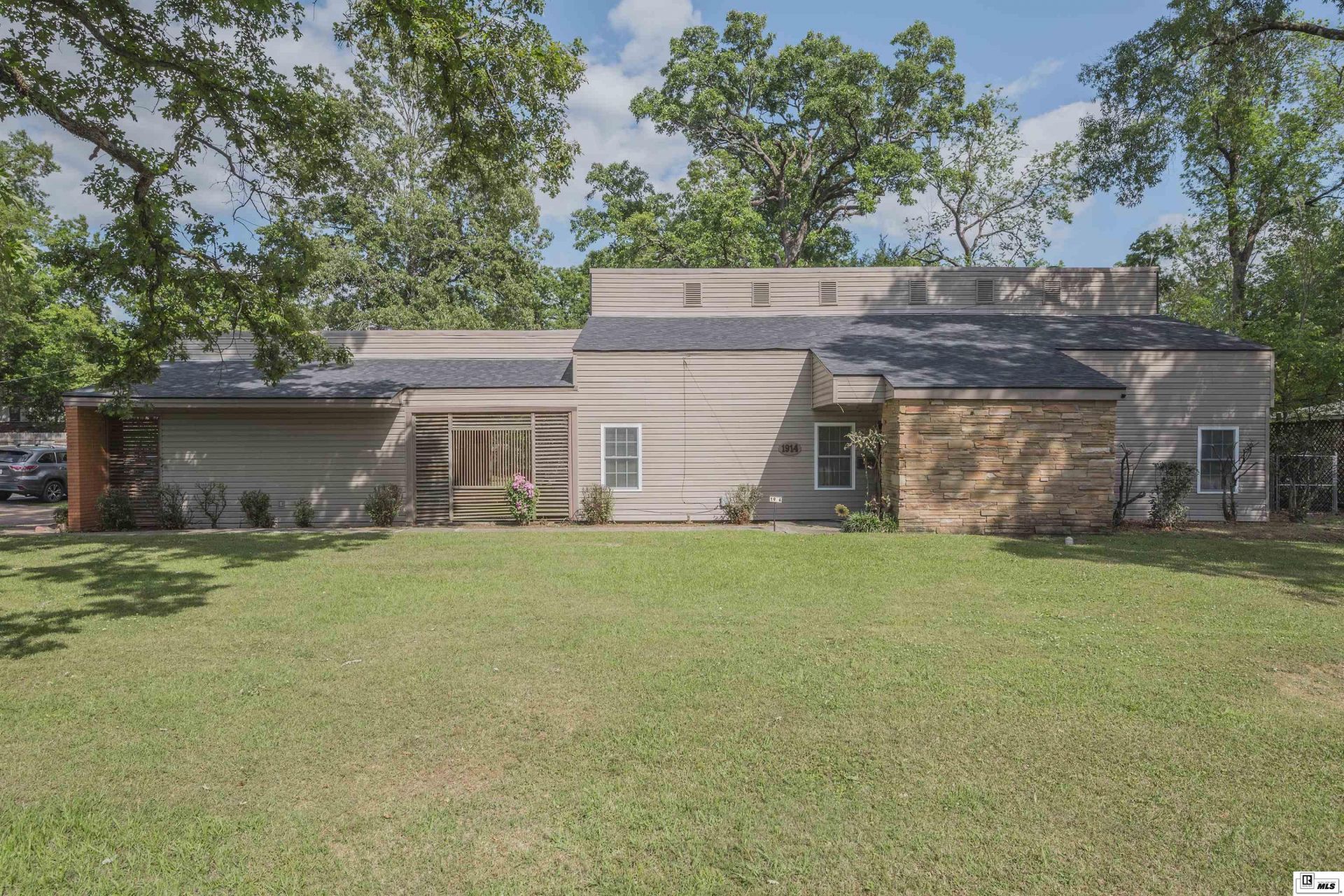 1914 Sherwood Avenue, Monroe, LA 71201 Main Photo