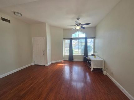 8212 Newbury Park Ct, Sacramento, CA 95828 Photo