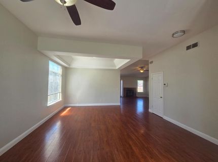 8212 Newbury Park Ct, Sacramento, CA 95828 Photo