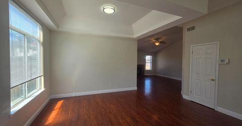 8212 Newbury Park Ct, Sacramento, CA 95828 Photo