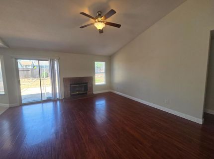 8212 Newbury Park Ct, Sacramento, CA 95828 Photo