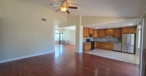 8212 Newbury Park Ct, Sacramento, CA 95828 Photo