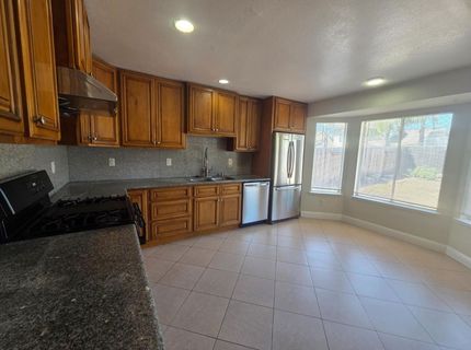 8212 Newbury Park Ct, Sacramento, CA 95828 Photo
