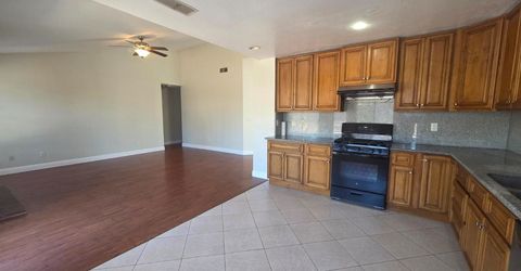 8212 Newbury Park Ct, Sacramento, CA 95828 Photo