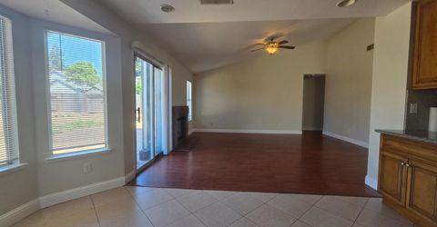 8212 Newbury Park Ct, Sacramento, CA 95828 Photo