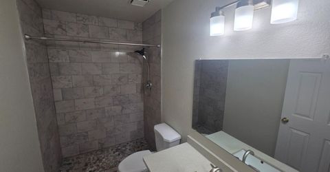 8212 Newbury Park Ct, Sacramento, CA 95828 Photo