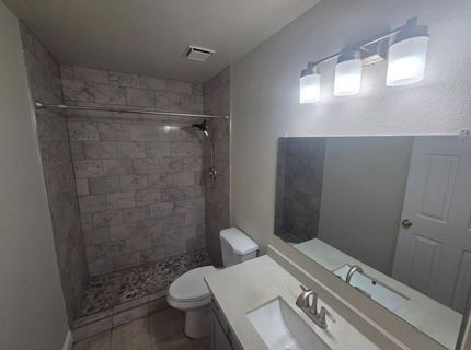 8212 Newbury Park Ct, Sacramento, CA 95828 Photo